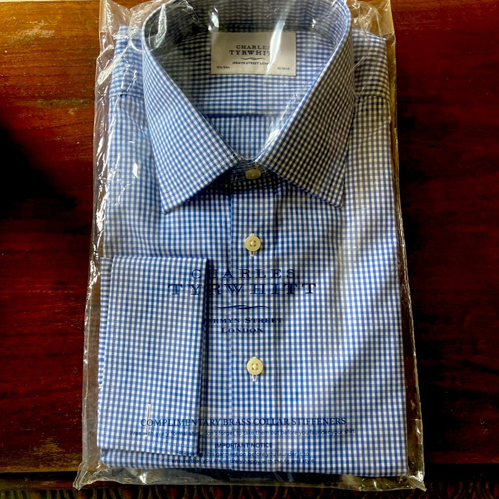 Charles Tyrwhitt Classic fit dress shirt.  Neck: 16.5. Sleeve 34 inch.
